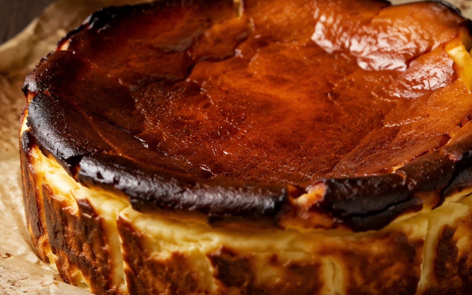 Qué es la tarta de queso vasca (y por qué conquistó el mundo) — Quexo